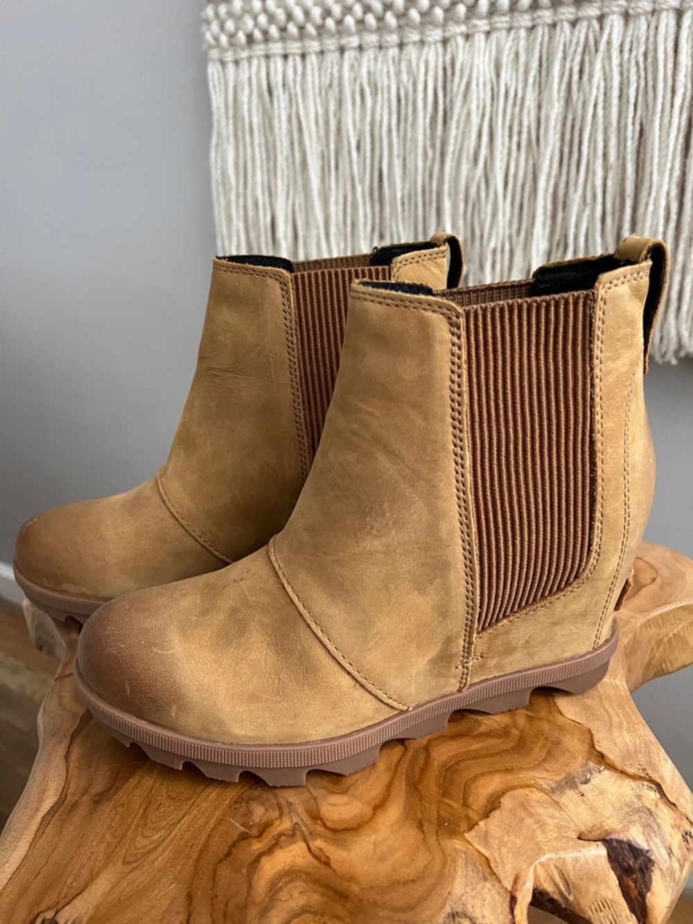 SOREL Joan of Arctic Chelsea wedge size 7